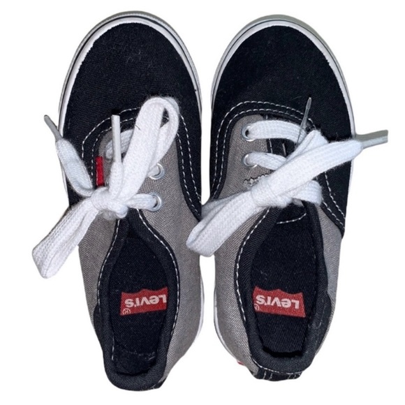 Levi’s Black & Grey Sneakers Size 7 - Picture 3 of 7